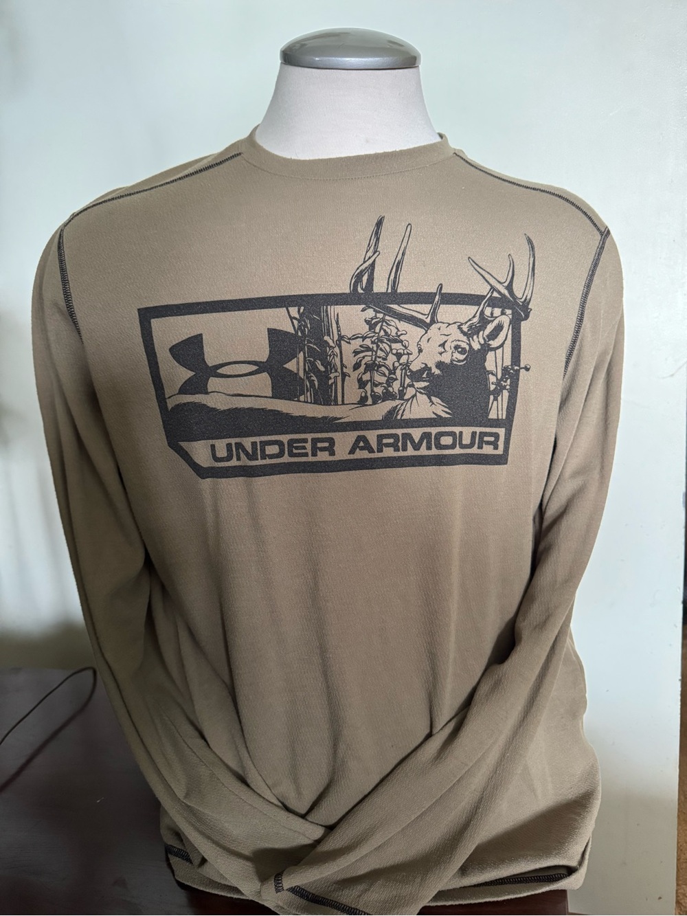Under Armour Deer Hunting Coldgear Shirt Sz Large Loose Fit